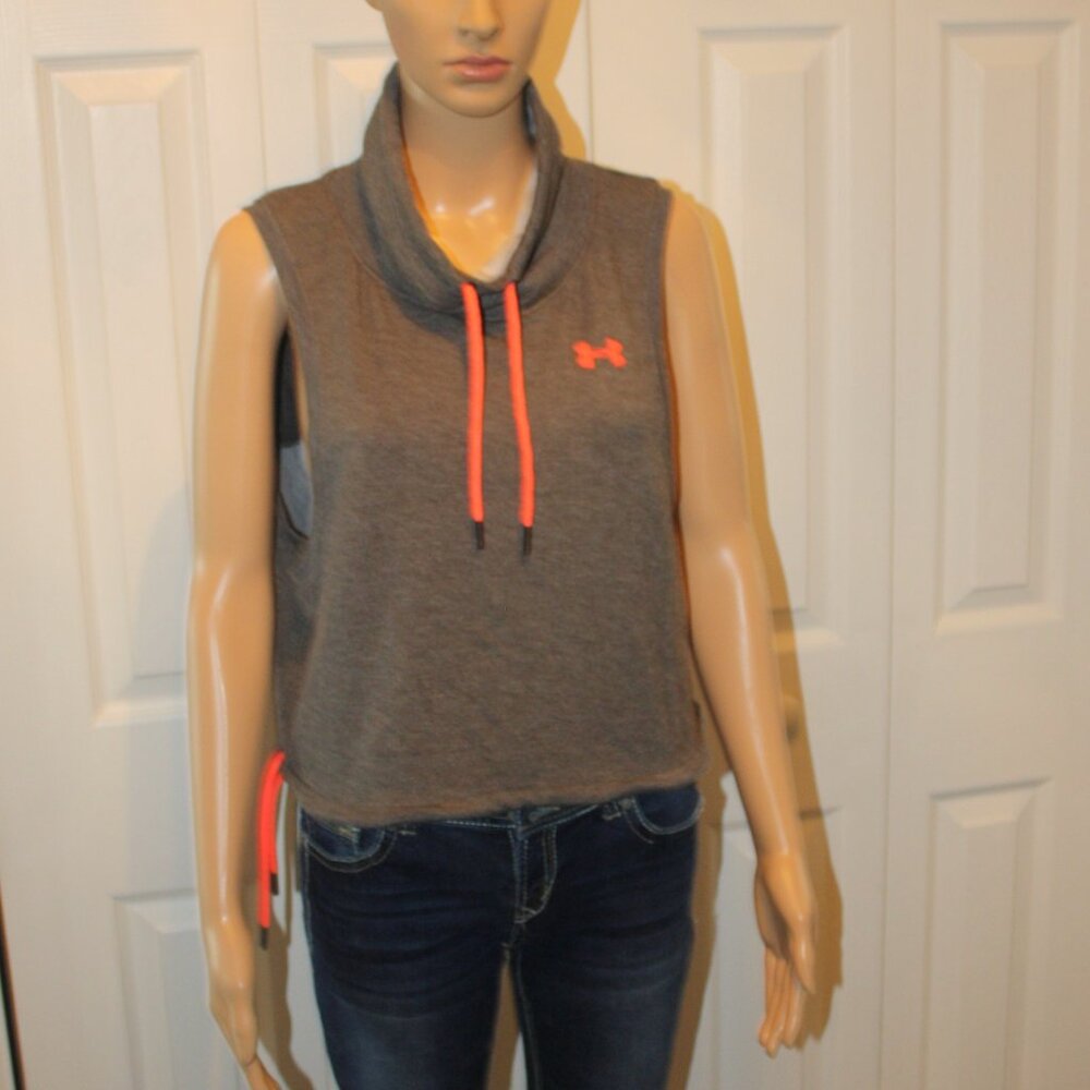 UNDER ARMOUR - Warm Up Top - Sm
